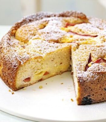 https://www.pontalo.net - Rhubarb & custard cake