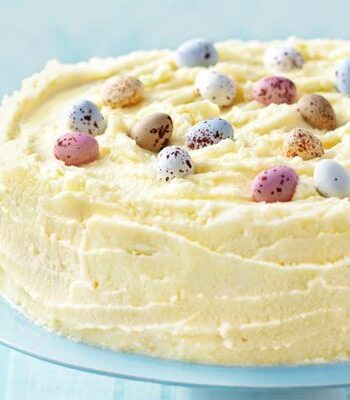 https://www.pontalo.net - Frosted white chocolate Easter cake