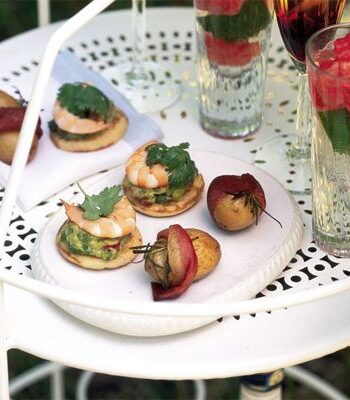 https://www.pontalo.net - Prawn & guacamole blinis