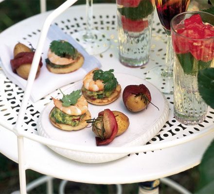 https://www.pontalo.net - Prawn & guacamole blinis