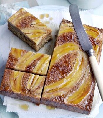 https://www.pontalo.net - Sticky banana & maple cake