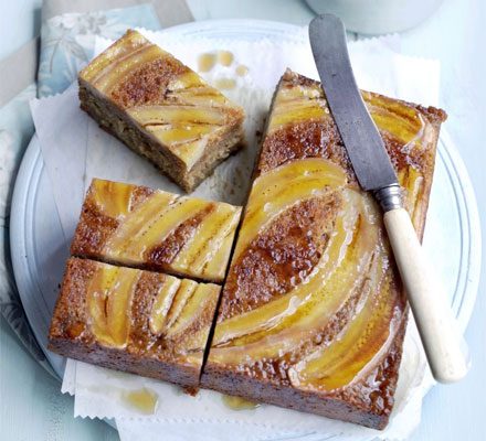 https://www.pontalo.net - Sticky banana & maple cake