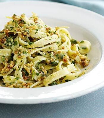 https://www.pontalo.net - Pasta with parsley & hazelnut pesto