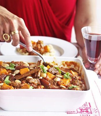 https://www.pontalo.net - Lamb tagine with dates & sweet potatoes