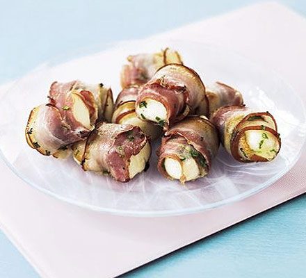 https://www.pontalo.net - Halloumi & bacon rolls