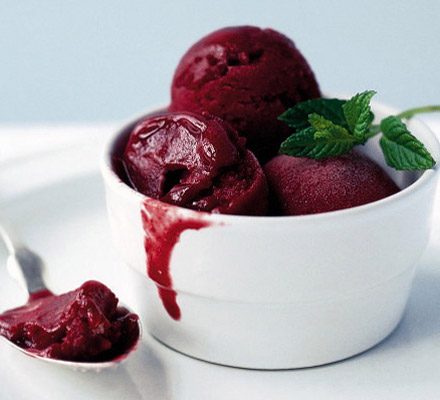 https://www.pontalo.net - Blackcurrant & mint sorbet