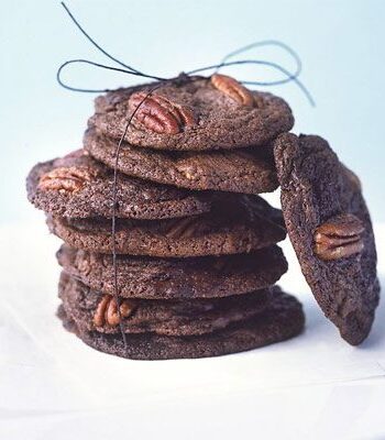 https://www.pontalo.net - Chocolate chunk pecan cookies