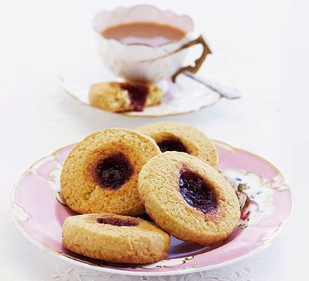 https://www.pontalo.net - Simple jammy biscuits