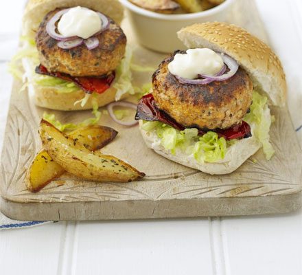 https://www.pontalo.net - Pork burgers with herby chips