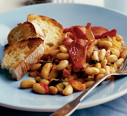 https://www.pontalo.net - Smoky beans with basil & bacon