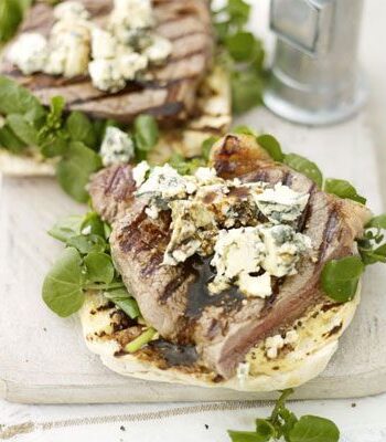 https://www.pontalo.net - Steak & stilton bruschetta