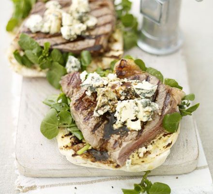 https://www.pontalo.net - Steak & stilton bruschetta