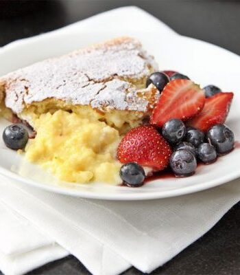 https://www.pontalo.net - Luscious lemon pudding with summer berries