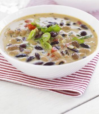 https://www.pontalo.net - Simple coconut & bean soup