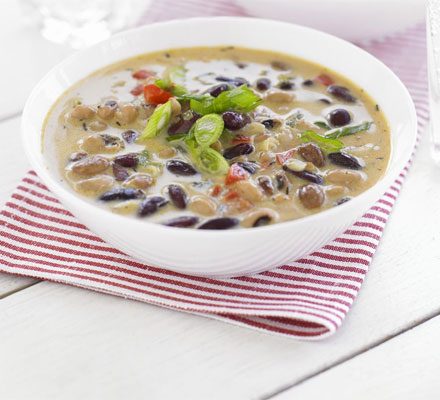 https://www.pontalo.net - Simple coconut & bean soup