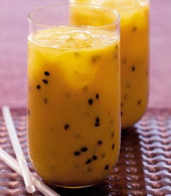 https://www.pontalo.net - Tropical breakfast smoothie