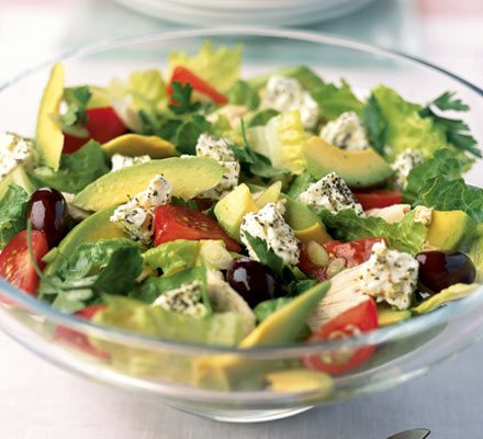 https://www.pontalo.net - Greek island salad with chicken & avocado