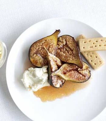 https://www.pontalo.net - Spiced baked figs with ginger mascarpone