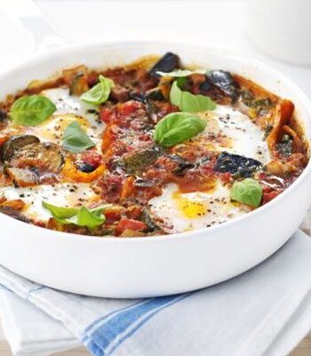 https://www.pontalo.net - Easy ratatouille with poached eggs