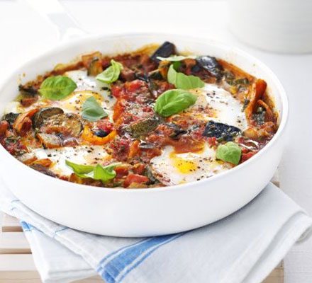 https://www.pontalo.net - Easy ratatouille with poached eggs