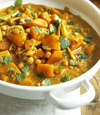 https://www.pontalo.net - Pumpkin curry with chickpeas