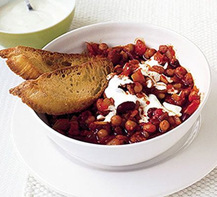 https://www.pontalo.net - Mixed bean goulash