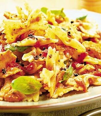 https://www.pontalo.net - Pasta with tuna & tomato sauce