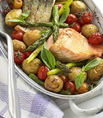 https://www.pontalo.net - One-pan salmon with roast asparagus