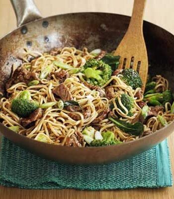 https://www.pontalo.net - Quick beef & broccoli noodles