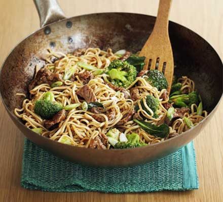 https://www.pontalo.net - Quick beef & broccoli noodles