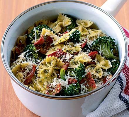 https://www.pontalo.net - Bacon & broccoli pasta