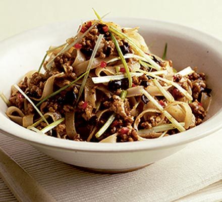 https://www.pontalo.net - Black bean pork with noodles