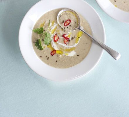 https://www.pontalo.net - Spiced parsnip soup