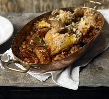 https://www.pontalo.net - Cassoulet of bacon & Toulouse sausage with confit pheasant