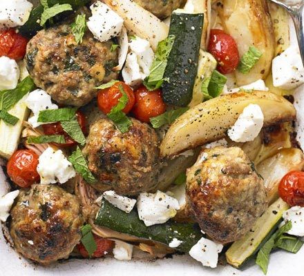 https://www.pontalo.net - Greek lamb tray bake