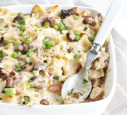 https://www.pontalo.net - Creamy ham & mushroom pasta bake