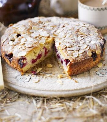 https://www.pontalo.net - Raspberry bakewell cake