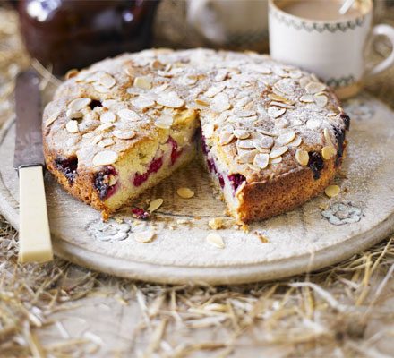 https://www.pontalo.net - Raspberry bakewell cake