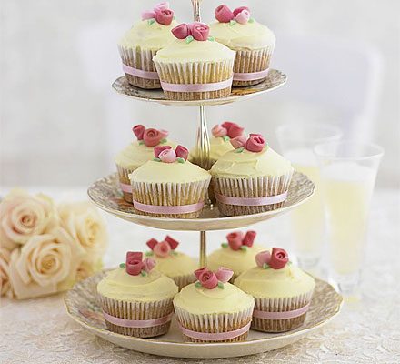 https://www.pontalo.net - Romantic rose cupcakes