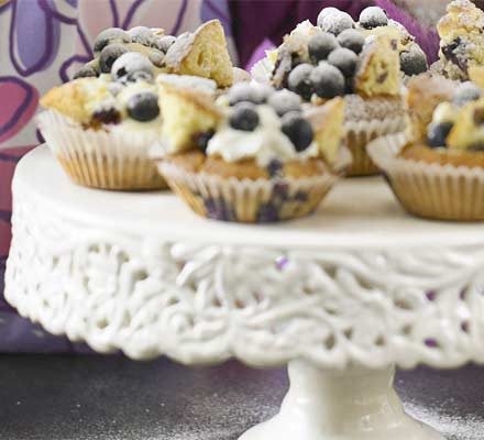 https://www.pontalo.net - Blueberry butterfly cakes