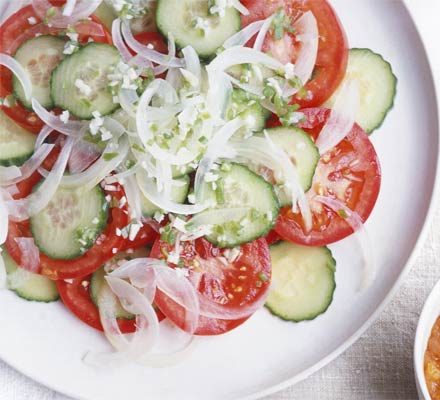 https://www.pontalo.net - Tomato & onion salad