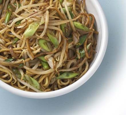 https://www.pontalo.net - Stir-fried noodles & beansprouts