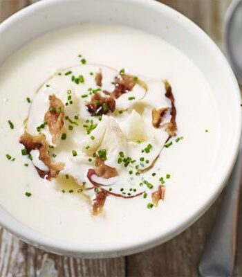 https://www.pontalo.net - Smoked haddock & new potato soup with maple drizzle