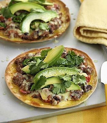 https://www.pontalo.net - Spicy bean & avocado tostados