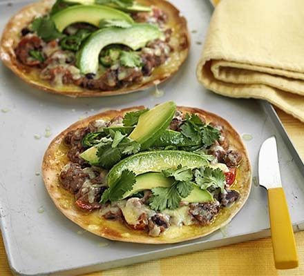 https://www.pontalo.net - Spicy bean & avocado tostados