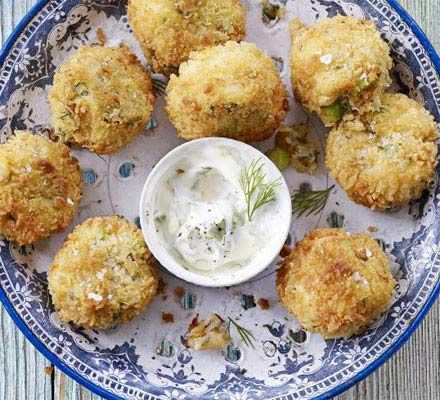 https://www.pontalo.net - Crab cakes with dill mayonnaise