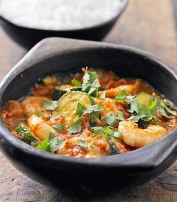 https://www.pontalo.net - Fragrant courgette & prawn curry