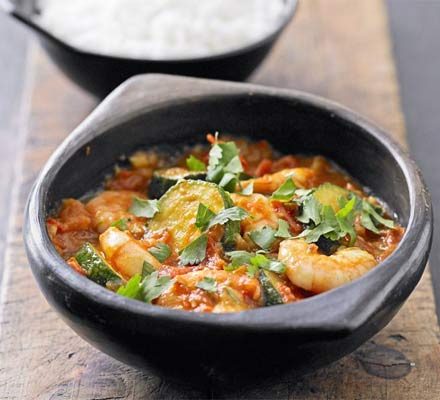 https://www.pontalo.net - Fragrant courgette & prawn curry