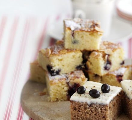 https://www.pontalo.net - Blackcurrant bakewell