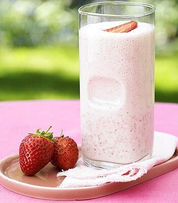 https://www.pontalo.net - Strawberry milkshake